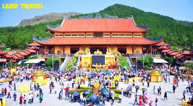du lịch chùa Ba Vàng Quảng Ninh