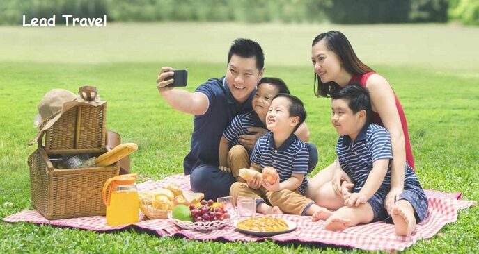 Mùa hè đến rồi, bạn đã chuẩn bị cho chuyến đi picnic cùng gia đình chưa? Hãy dành thời gian để tận hưởng không gian xanh tươi, không khí trong lành và tràn trề niềm vui. Hãy xem qua các điểm picnic gần Hà Nội mà chúng tôi giới thiệu, chắc chắn sẽ giúp bạn có một chuyến đi picnic tuyệt vời.